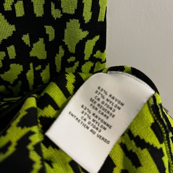 Carmen Marc Valvo Body-con Dress Green and Black - Picture 3 of 3